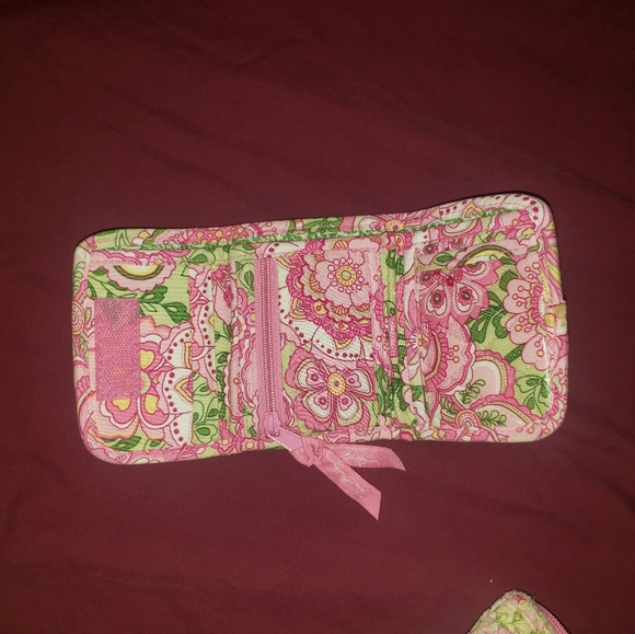 VB set - Picture 2 of 4